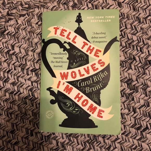 Tell the wolves I’m home book by carol rifka brunt